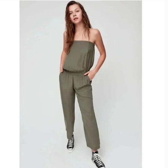 Aritzia Pants - Aritzia Sunday Best Green Taggie Tabata Jumpsuit Pockets Strapless Size Small